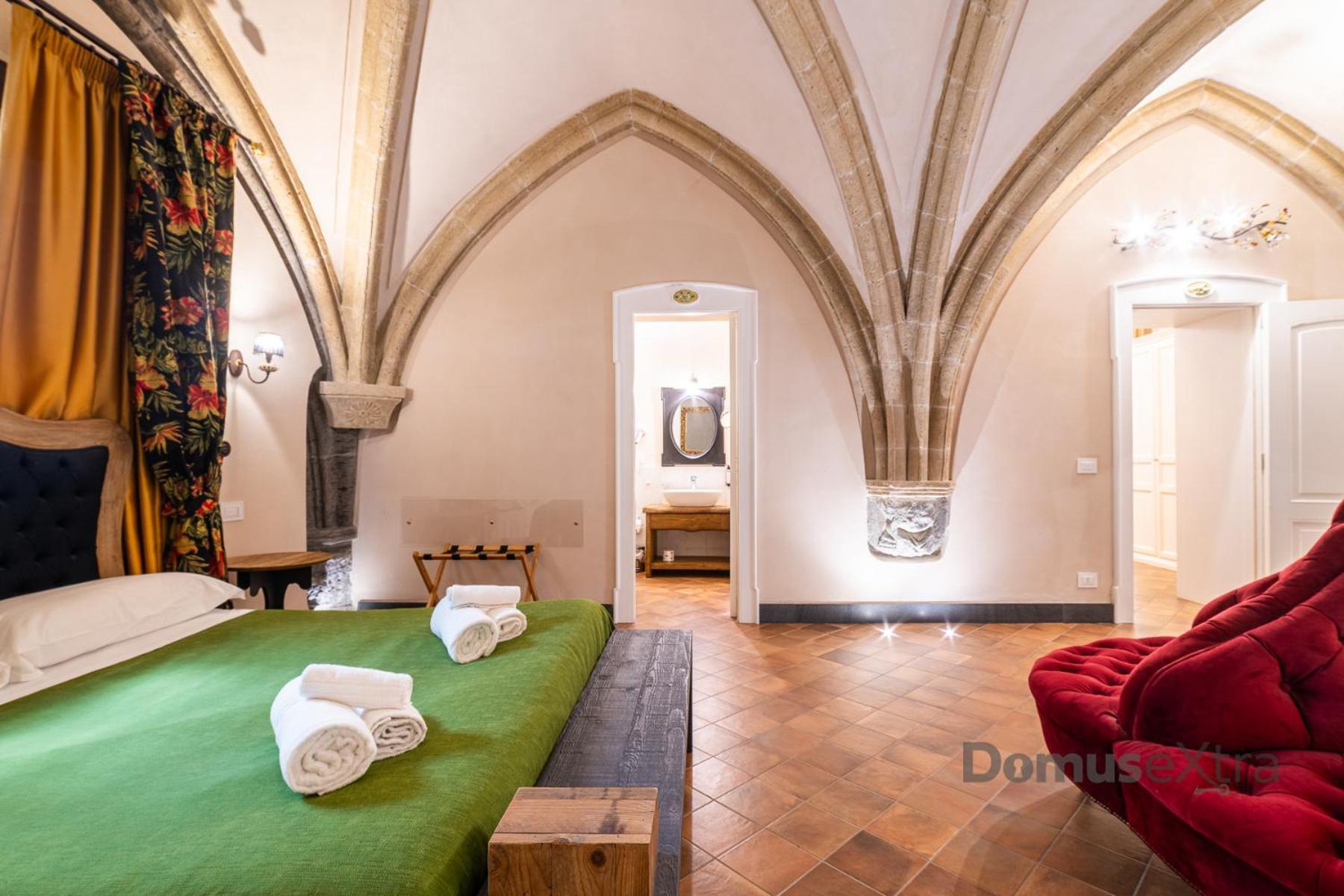 Piazza San Domenico Suite By Domusextra Napels Buitenkant foto